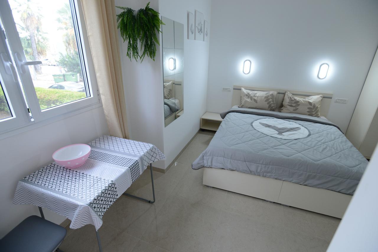 Olga Beach Apartment 28 Haifa Luaran gambar