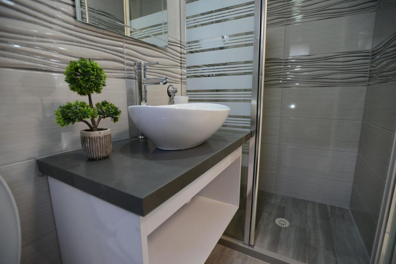 Olga Beach Apartment 28 Haifa Luaran gambar